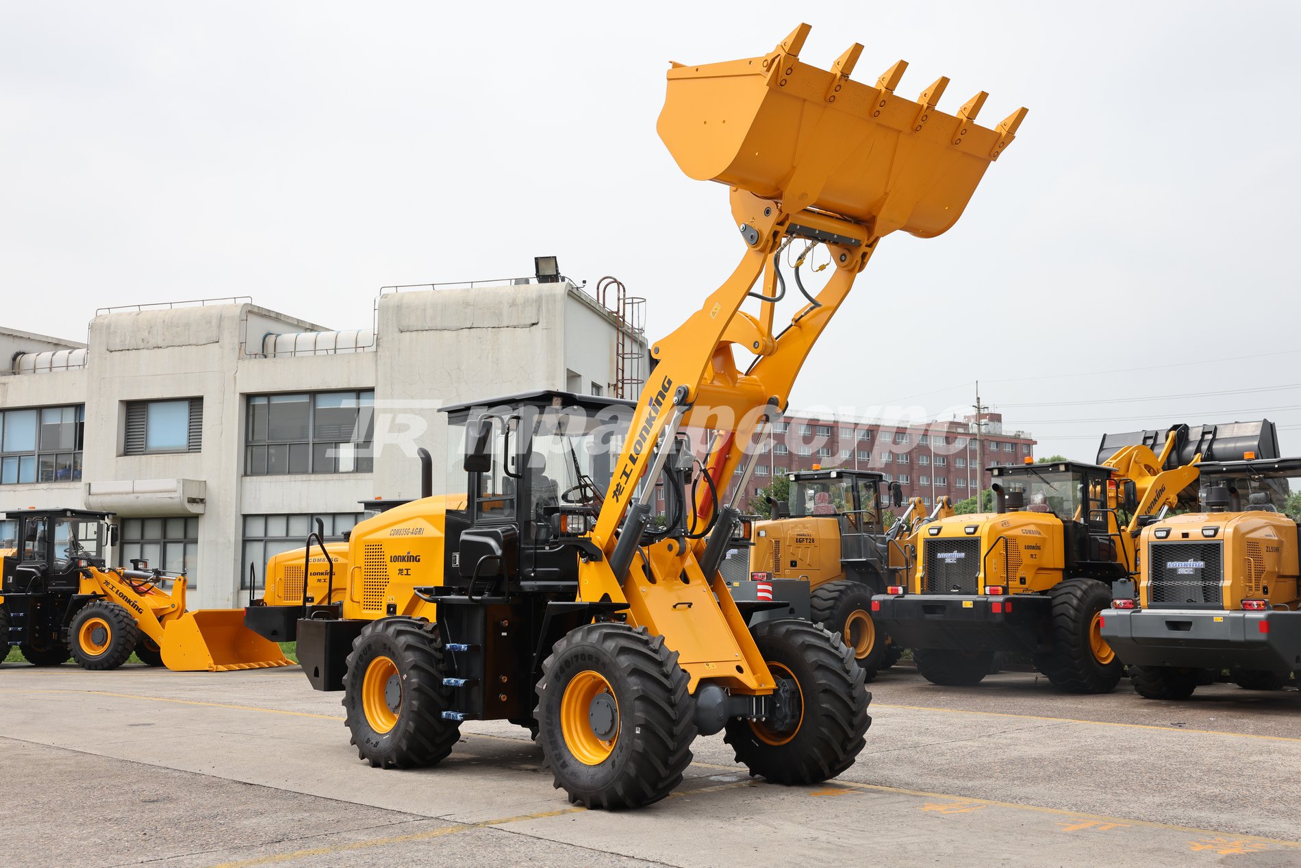 liftnet:gallery:/media/original_images/CDM835G-AGRI_4.JPG