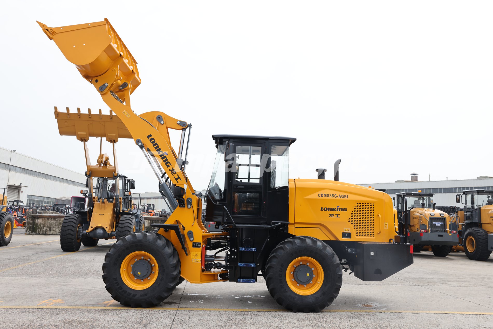 liftnet:gallery:/media/original_images/CDM835G-AGRI_1.JPG