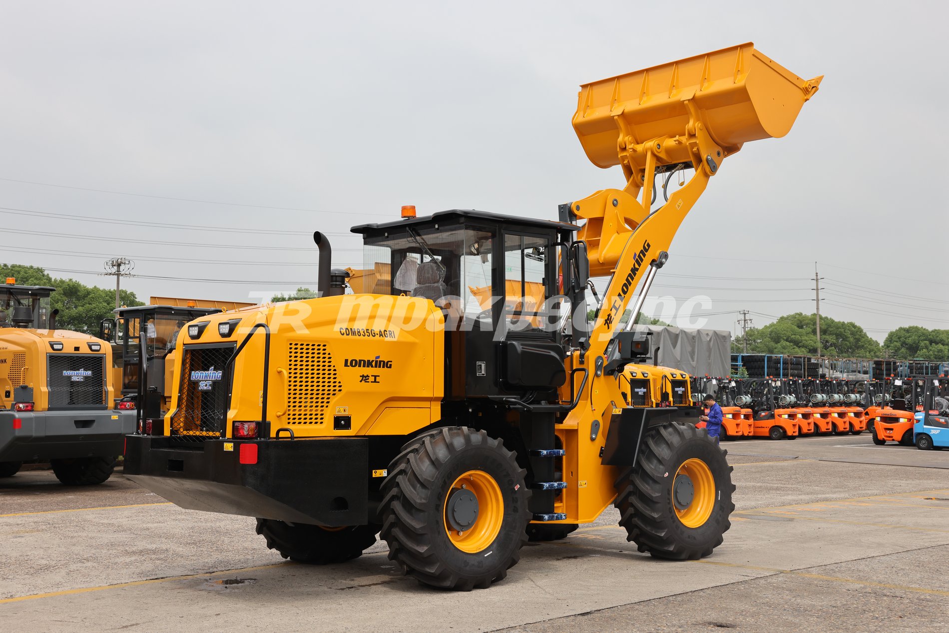 liftnet:gallery:/media/original_images/CDM835G-AGRI_6.JPG