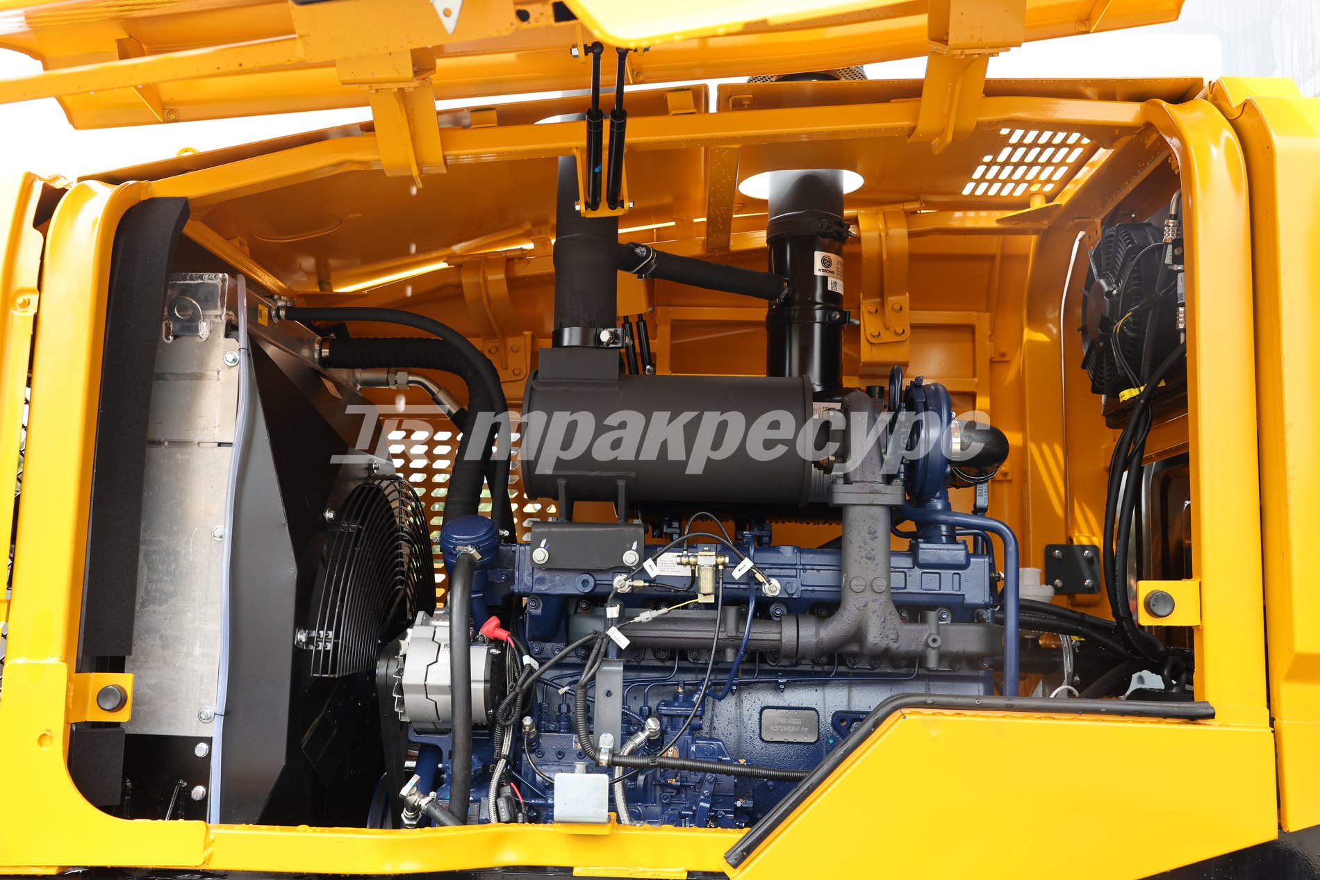 liftnet:gallery:/media/original_images/CDM835G-AGRI_10.JPG