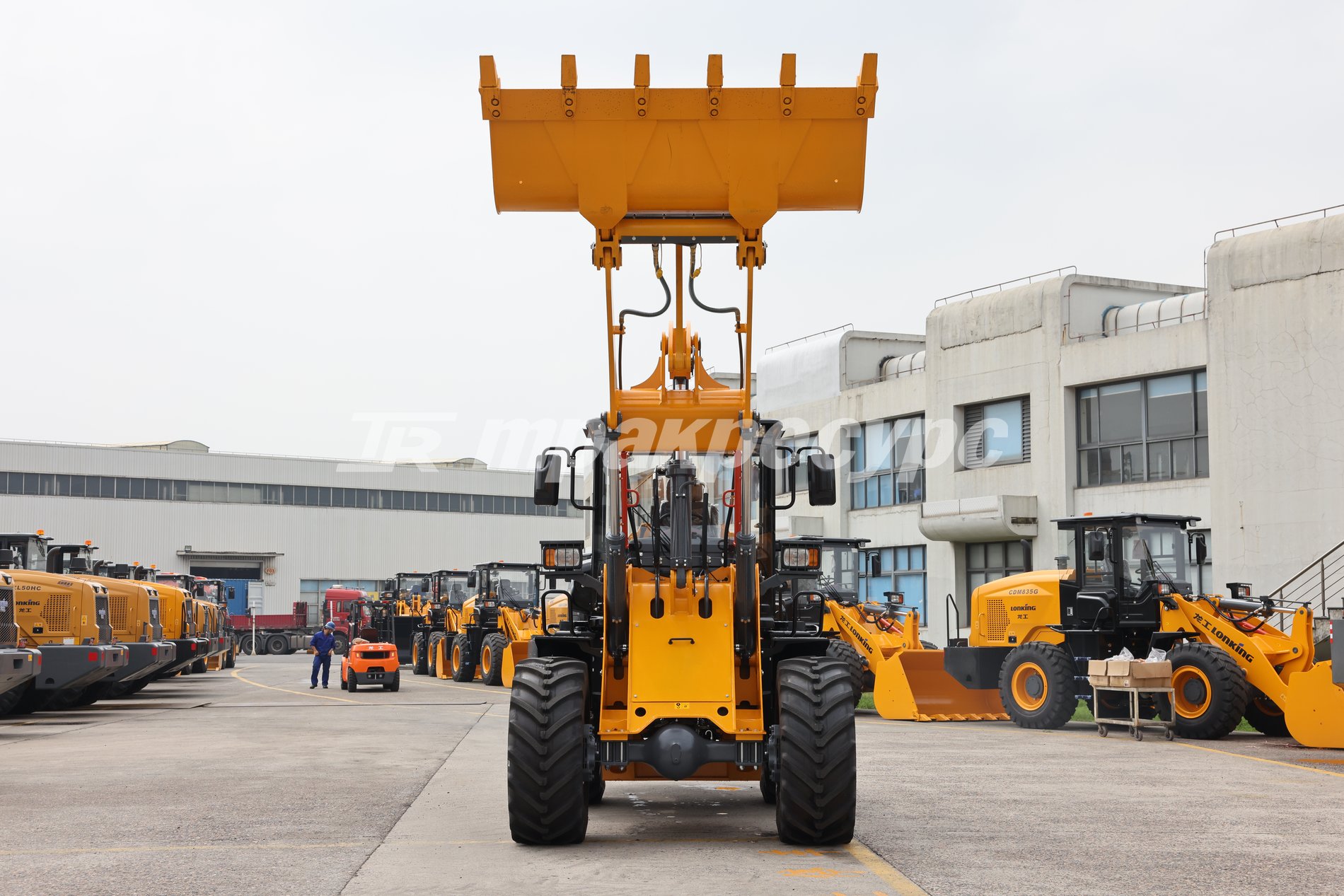 liftnet:gallery:/media/original_images/CDM835G-AGRI_3.JPG