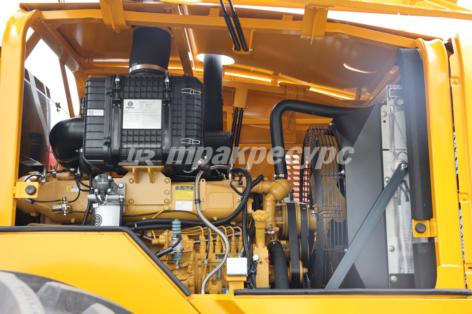 liftnet:gallery:/media/original_images/CDM853G-AGRI_9.JPG