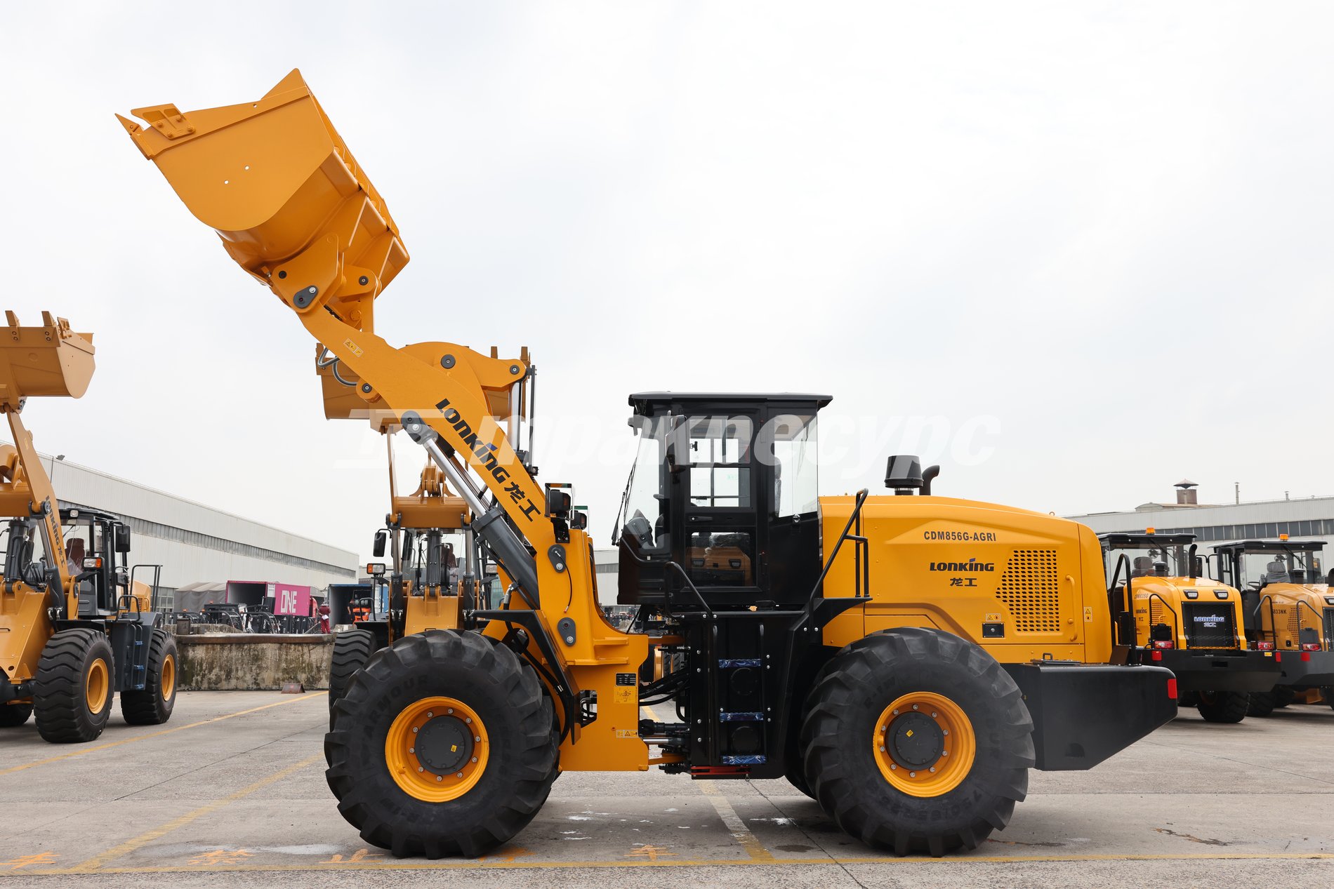 liftnet:gallery:/media/original_images/CDM856G-AGRI_1.JPG