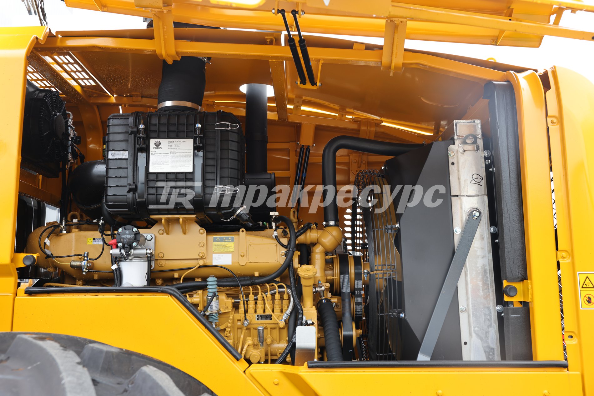 liftnet:gallery:/media/original_images/CDM856G-AGRI_8_RiGiBeT.JPG