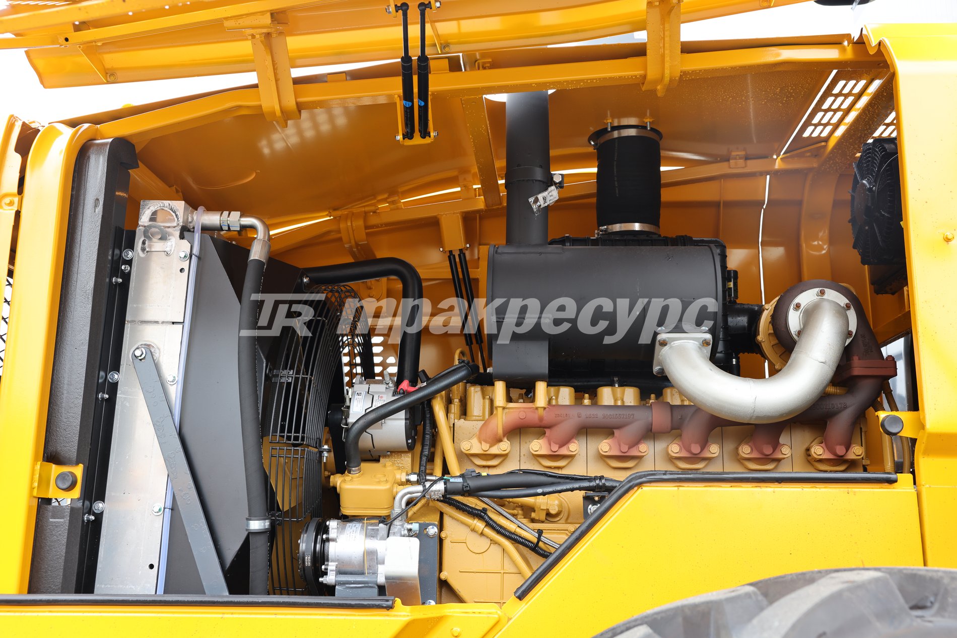 liftnet:gallery:/media/original_images/CDM856G-AGRI_7_pKIkccF.JPG