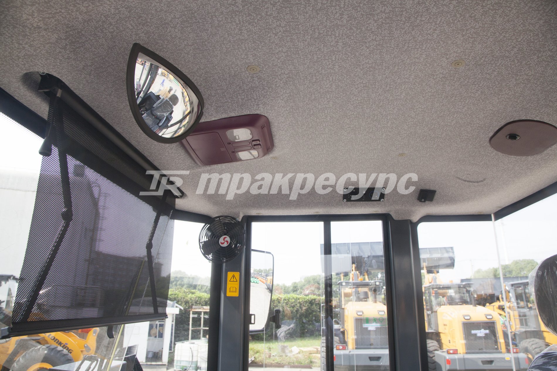 liftnet:gallery:/media/original_images/LG833G-AGRI_12.jpg